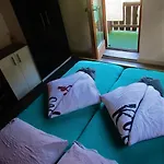 بيت شباب Snowbunnys Backpackers