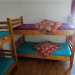 Snowbunnys Backpackers بيت شباب *