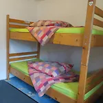 بيت شباب Snowbunnys Backpackers