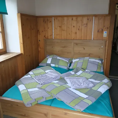 Snowbunnys Backpackers Hostel