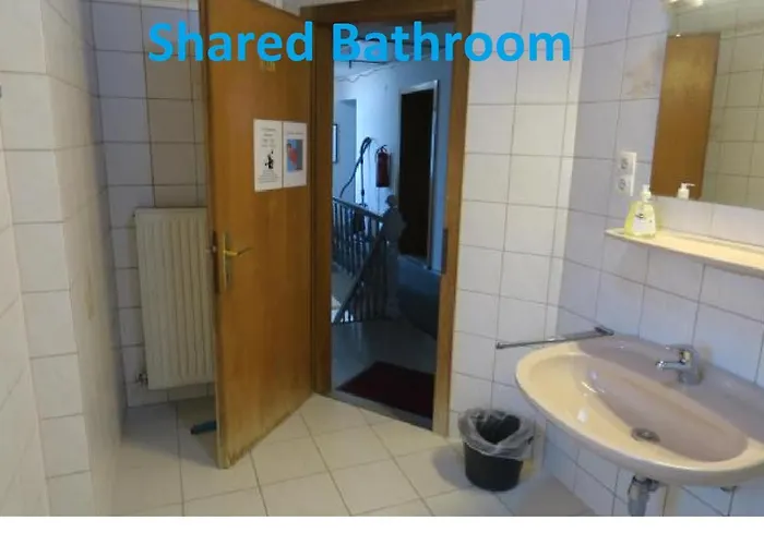 Snowbunnys Backpackers