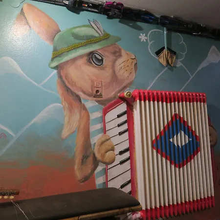 بيت شباب Snowbunnys Backpackers