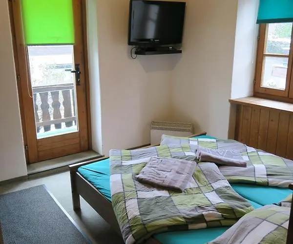 Snowbunnys Backpackers *