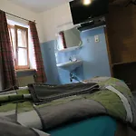 Hostel Snowbunnys Backpackers *
