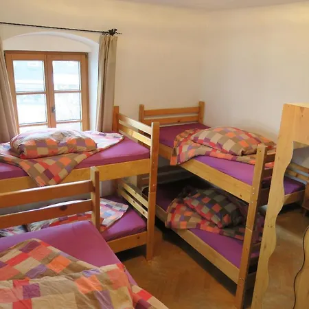 Snowbunnys Backpackers Hostal *